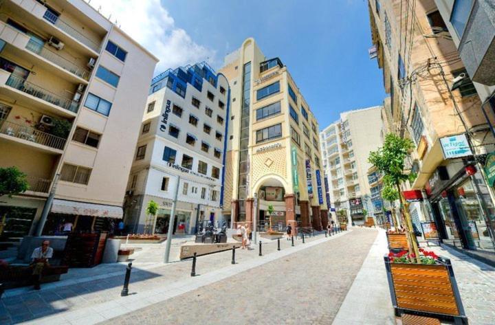 Spacious Apartment Steps To The Promenade Sliema Buitenkant foto