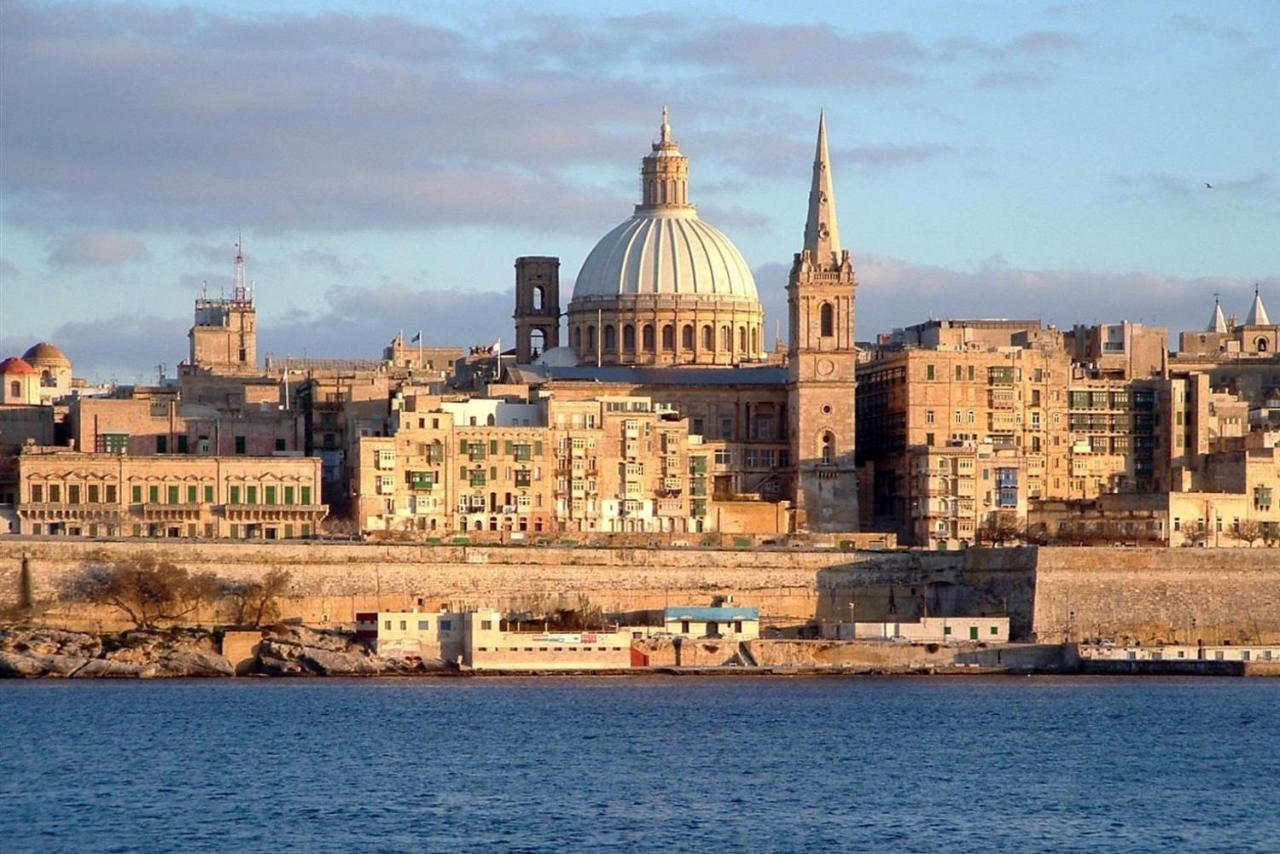 Spacious Apartment Steps To The Promenade Sliema Buitenkant foto