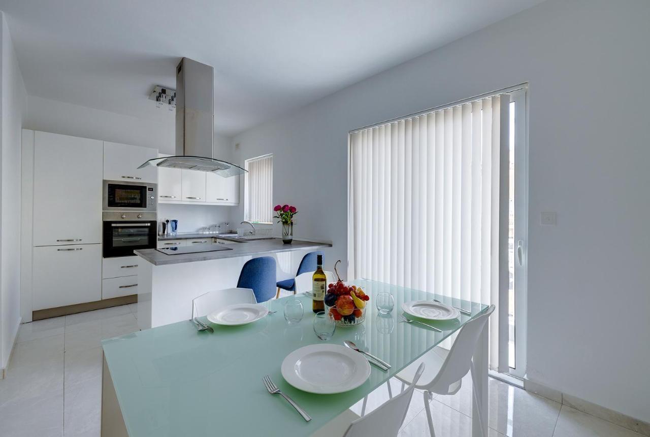 Spacious Apartment Steps To The Promenade Sliema Buitenkant foto