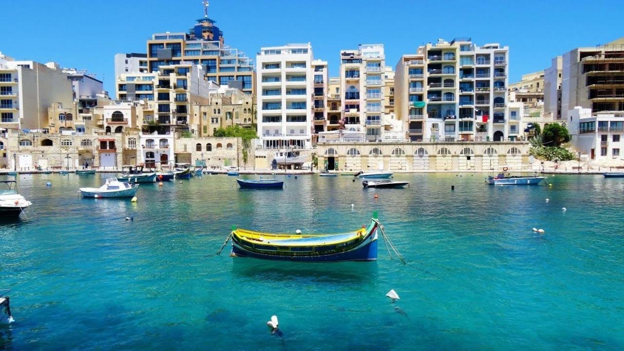 Spacious Apartment Steps To The Promenade Sliema Buitenkant foto