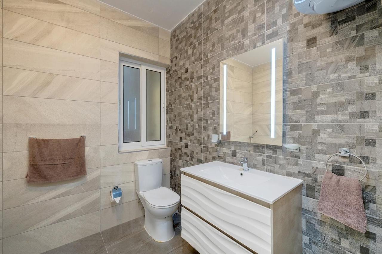Spacious Apartment Steps To The Promenade Sliema Buitenkant foto