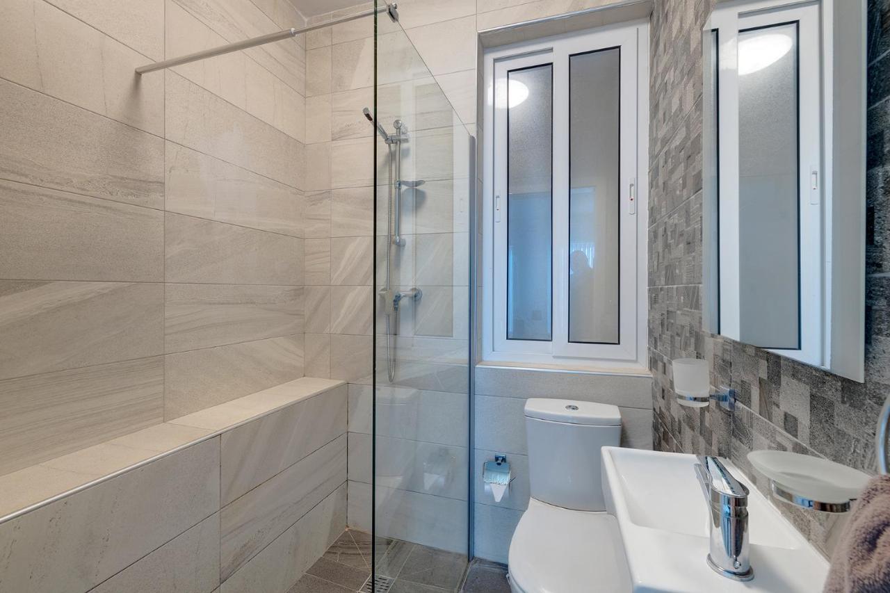 Spacious Apartment Steps To The Promenade Sliema Buitenkant foto